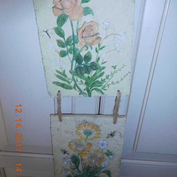 2 pc Hanging Floral Pictures